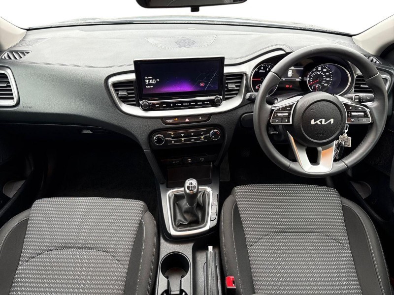 2025 (25) KIA CEED 1.5T GDi ISG 138 2 5dr 5037094