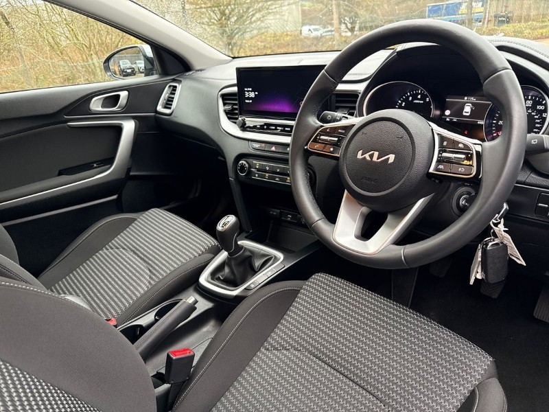 2025 (25) KIA CEED 1.5T GDi ISG 138 2 5dr 5037095