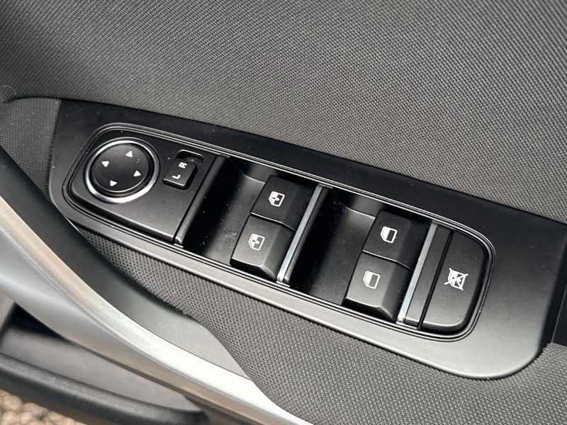 2025 (25) KIA CEED 1.5T GDi ISG 138 2 5dr 5037098