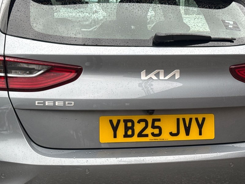2025 (25) KIA CEED 1.5T GDi ISG 138 2 5dr 5037121