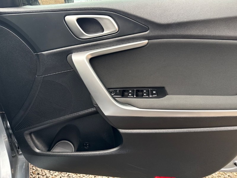 2025 (25) KIA CEED 1.5T GDi ISG 138 2 5dr 5037096