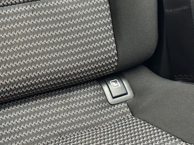 2025 (25) KIA CEED 1.5T GDi ISG 138 2 5dr 5037114