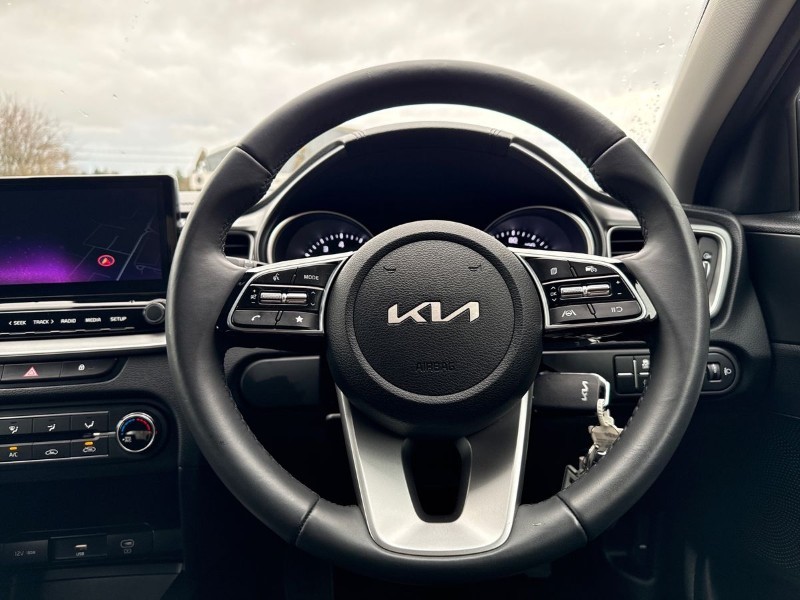 2025 (25) KIA CEED 1.5T GDi ISG 138 2 5dr 5037102