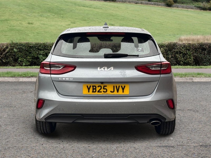 2025 (25) KIA CEED 1.5T GDi ISG 138 2 5dr 5037091