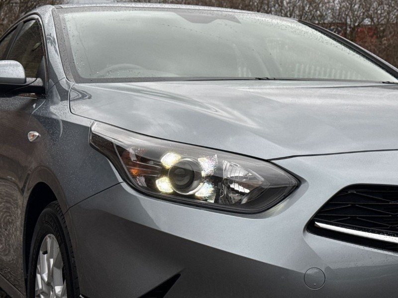 2025 (25) KIA CEED 1.5T GDi ISG 138 2 5dr 5037118