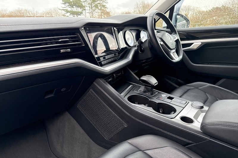 2020 (69) VOLKSWAGEN TOUAREG 3.0 V6 TDI 4Motion SEL 5dr Tip Auto 5024953