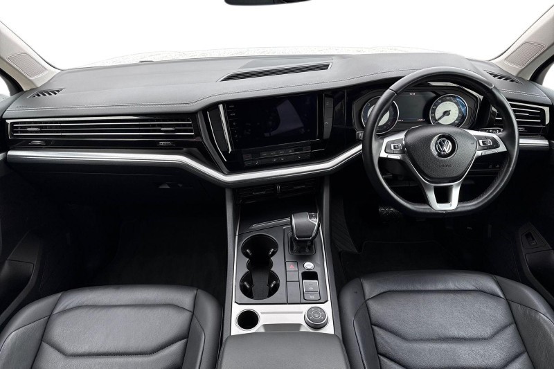 2020 (69) VOLKSWAGEN TOUAREG 3.0 V6 TDI 4Motion SEL 5dr Tip Auto 5024932