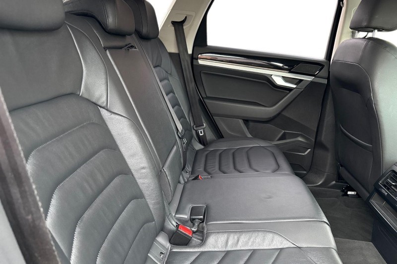 2020 (69) VOLKSWAGEN TOUAREG 3.0 V6 TDI 4Motion SEL 5dr Tip Auto 5024926