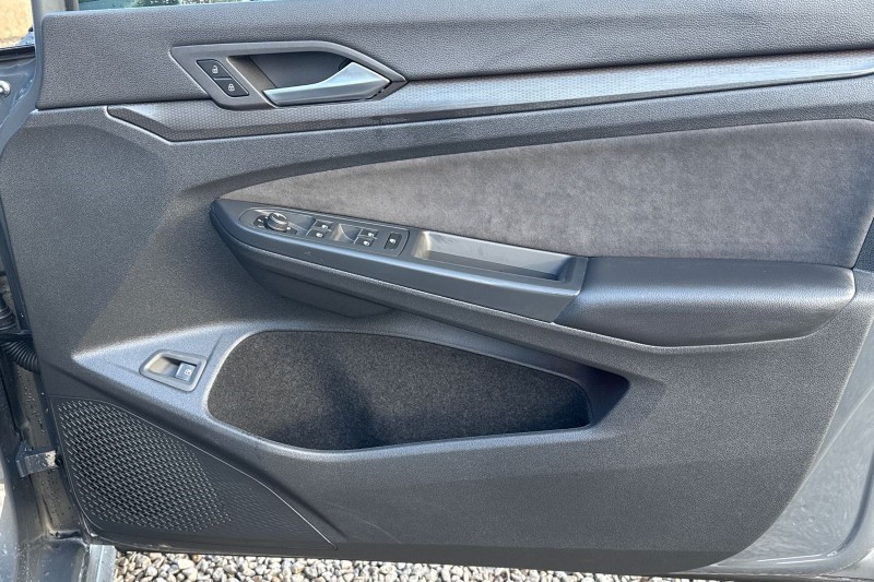 2024 (24) VOLKSWAGEN GOLF 1.4 TSI GTE 5dr DSG 5036739