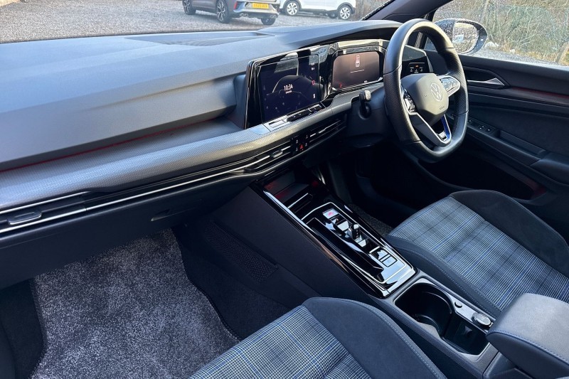 2024 (24) VOLKSWAGEN GOLF 1.4 TSI GTE 5dr DSG 5036759