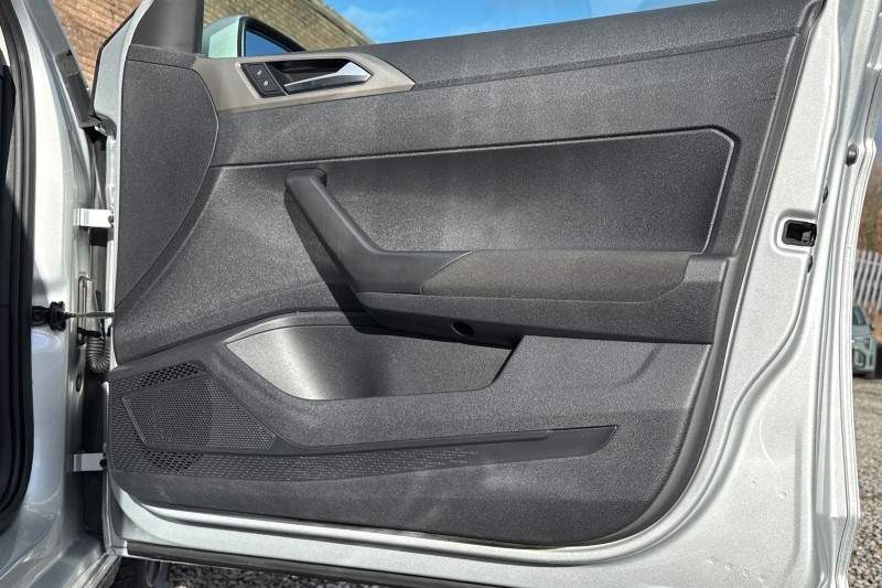 2021 (21) VOLKSWAGEN POLO 1.0 TSI 95 Match 5dr DSG 5036940