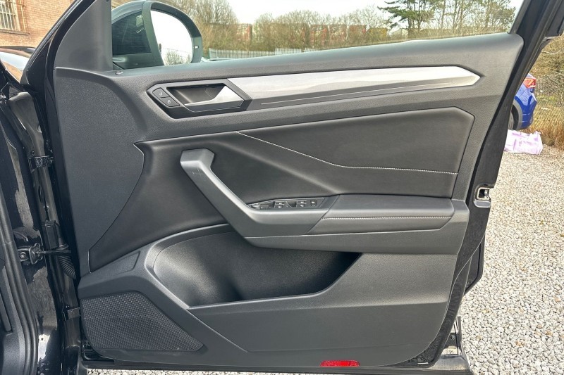 2024 (24) VOLKSWAGEN T-ROC 1.5 TSI Style 5dr 5017484