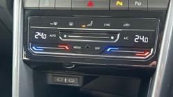 2024 (24) VOLKSWAGEN T-ROC 1.5 TSI Style 5dr 5017497