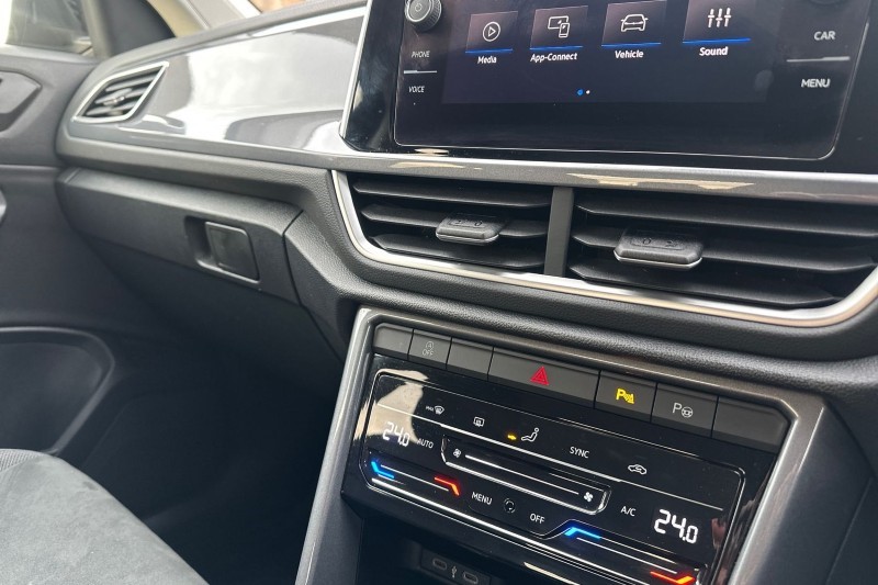 2024 (24) VOLKSWAGEN T-ROC 1.5 TSI Style 5dr 5017498