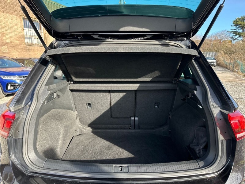 2023 (72) VOLKSWAGEN TIGUAN 2.0 TDI 4Motion R-Line 5dr DSG 5072363