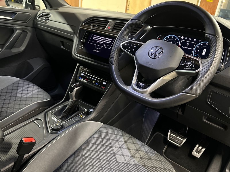 2022 (72) VOLKSWAGEN TIGUAN 2.0 TSI 4Motion R-Line 5dr DSG 5049234