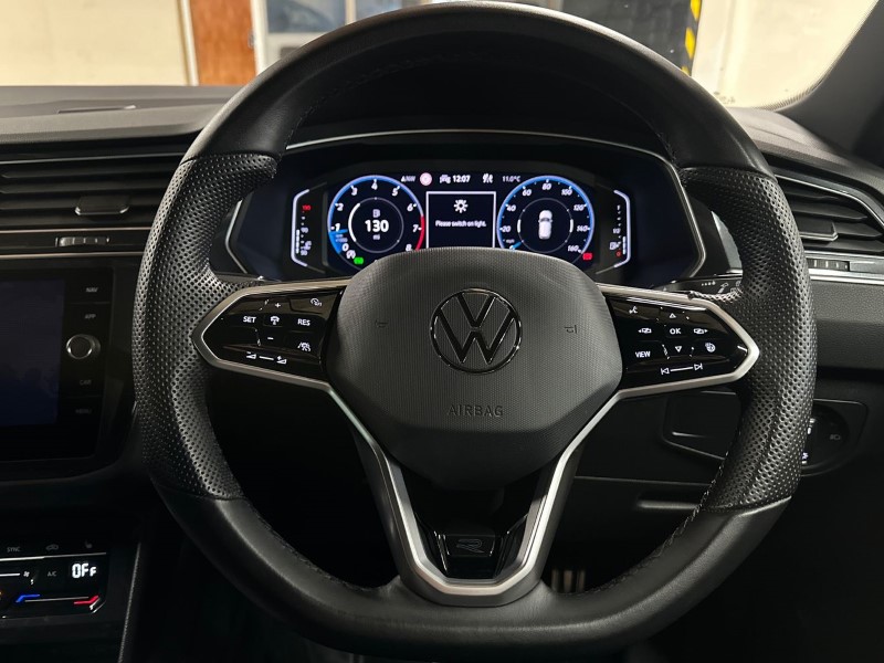 2022 (72) VOLKSWAGEN TIGUAN 2.0 TSI 4Motion R-Line 5dr DSG 5049240