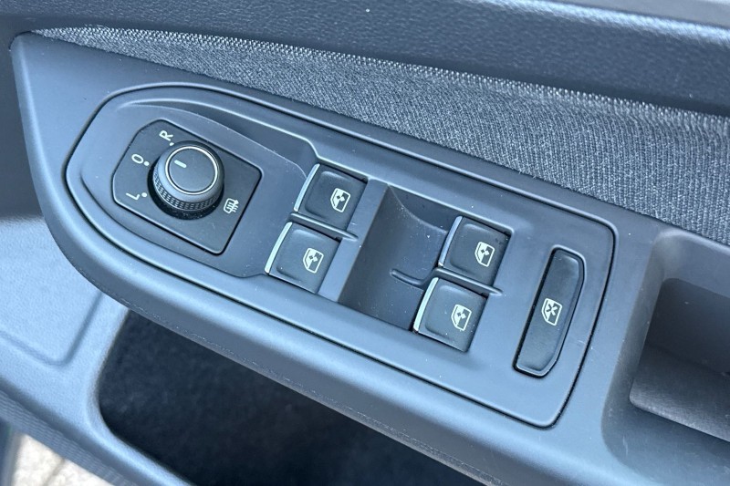 2024 (24) VOLKSWAGEN GOLF 1.0 eTSI Life 5dr DSG 5076558