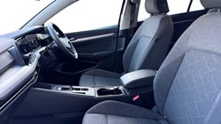 2024 (24) VOLKSWAGEN GOLF 1.0 eTSI Life 5dr DSG 5076548