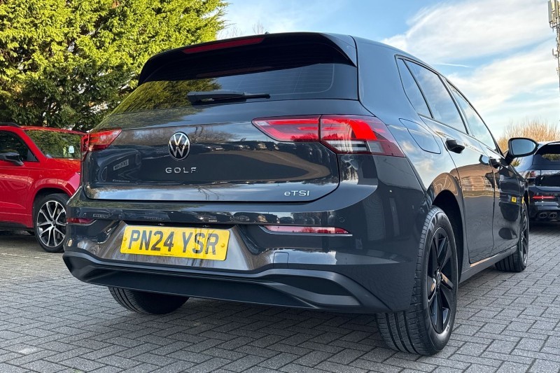 2024 (24) VOLKSWAGEN GOLF 1.0 eTSI Life 5dr DSG 5076581