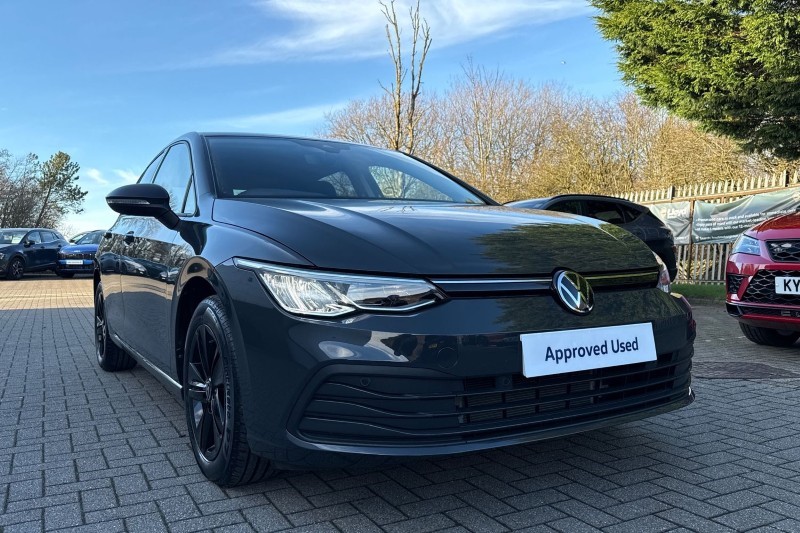 2024 (24) VOLKSWAGEN GOLF 1.0 eTSI Life 5dr DSG 5076579