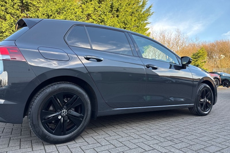 2024 (24) VOLKSWAGEN GOLF 1.0 eTSI Life 5dr DSG 5076576