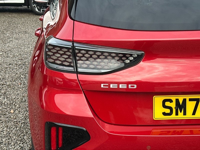 2023 (73) KIA CEED 1.5T GDi ISG GT-Line S 5dr Auto 5021696