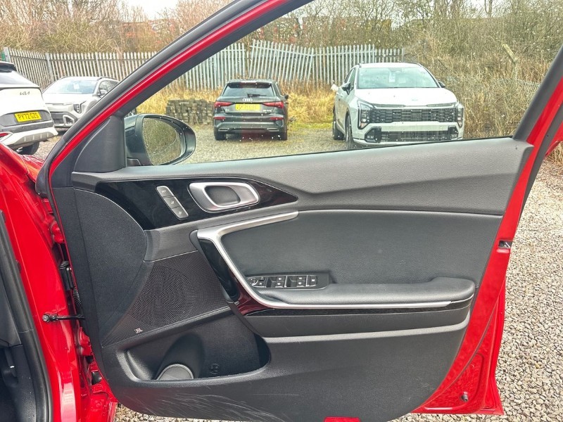 2023 (73) KIA CEED 1.5T GDi ISG GT-Line S 5dr Auto 5021670