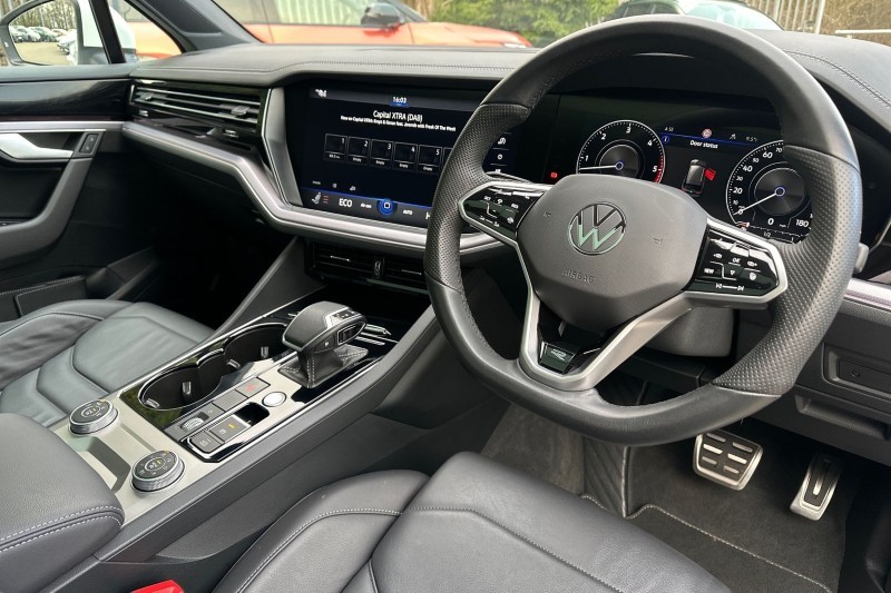 2023 (73) VOLKSWAGEN TOUAREG 3.0 V6 TDI 4Motion R-Line Tech Plus 5dr Tip Auto 5068986