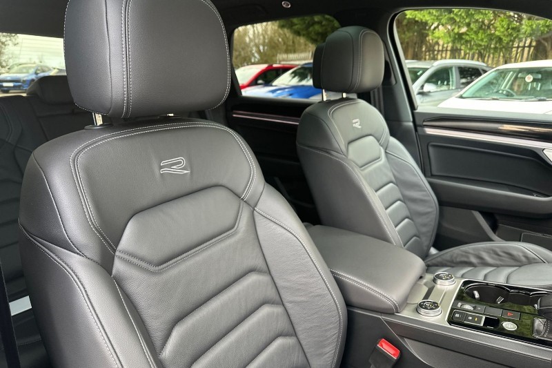 2023 (73) VOLKSWAGEN TOUAREG 3.0 V6 TDI 4Motion R-Line Tech Plus 5dr Tip Auto 5068992