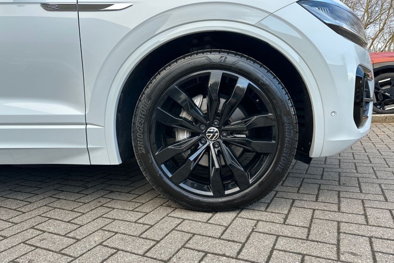 2023 (73) VOLKSWAGEN TOUAREG 3.0 V6 TDI 4Motion R-Line Tech Plus 5dr Tip Auto 5068983