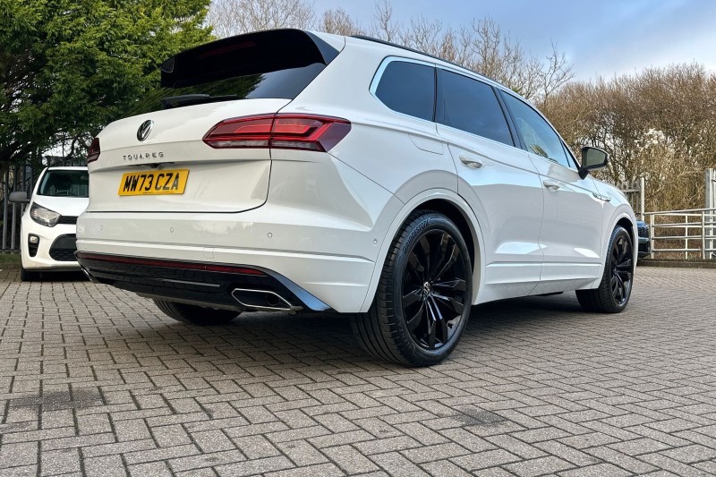 2023 (73) VOLKSWAGEN TOUAREG 3.0 V6 TDI 4Motion R-Line Tech Plus 5dr Tip Auto 5069016