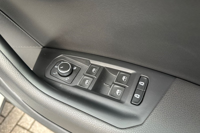 2023 (73) VOLKSWAGEN TOUAREG 3.0 V6 TDI 4Motion R-Line Tech Plus 5dr Tip Auto 5068989