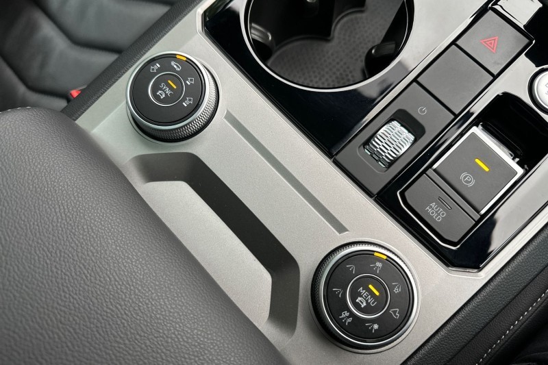 2023 (73) VOLKSWAGEN TOUAREG 3.0 V6 TDI 4Motion R-Line Tech Plus 5dr Tip Auto 5069003