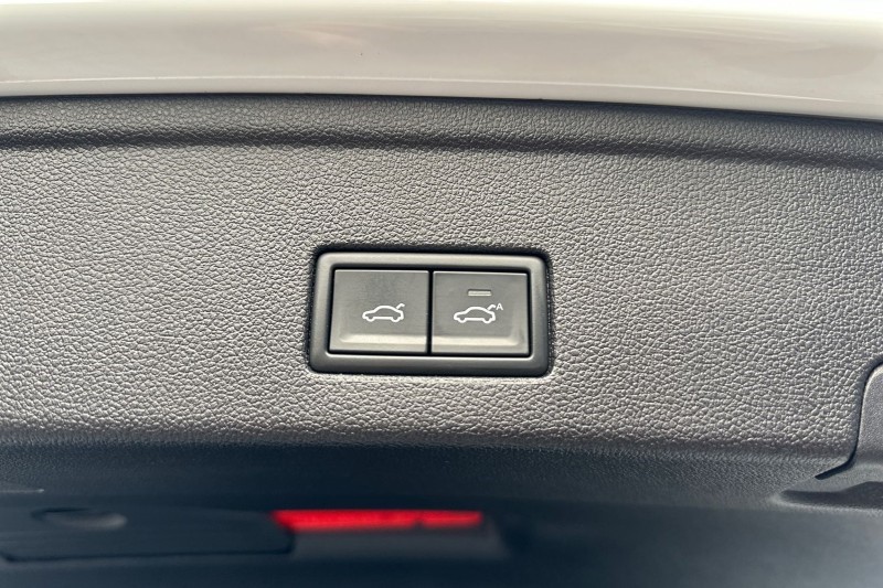 2023 (73) VOLKSWAGEN TOUAREG 3.0 V6 TDI 4Motion R-Line Tech Plus 5dr Tip Auto 5069011