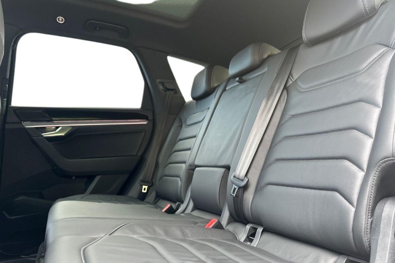 2023 (73) VOLKSWAGEN TOUAREG 3.0 V6 TDI 4Motion R-Line Tech Plus 5dr Tip Auto 5068979