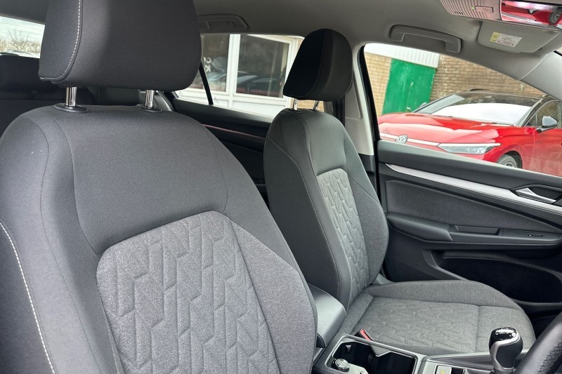 2024 (74) VOLKSWAGEN GOLF 1.5 TSI Match 5dr 5040666