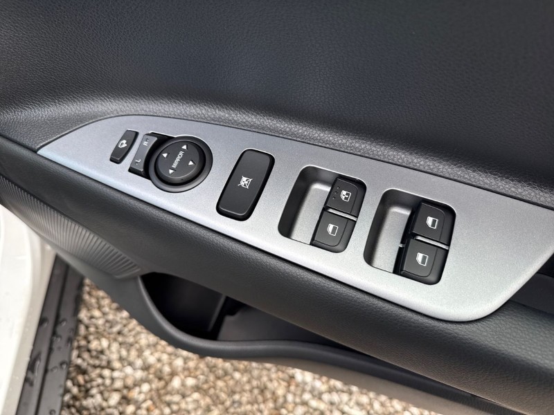 2025 (75) KIA STONIC 1.0T GDi 98 GT-Line 5dr 5036865