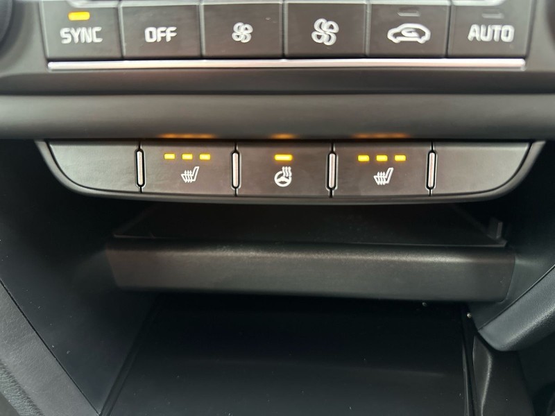 2025 (25) KIA PRO CEED 1.5T GDi ISG 138 GT-Line 5dr 5020715