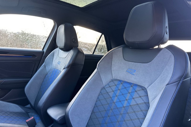 2025 (25) VOLKSWAGEN T-ROC 2.0 TSI 300 4MOTION R Black Edition 5dr DSG 5036841