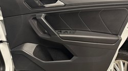 2022 (22) VOLKSWAGEN TIGUAN 2.0 TSI 4Motion Elegance 5dr DSG 5049198