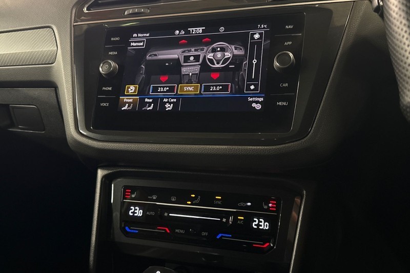 2022 (22) VOLKSWAGEN TIGUAN 2.0 TSI 4Motion Elegance 5dr DSG 5049212