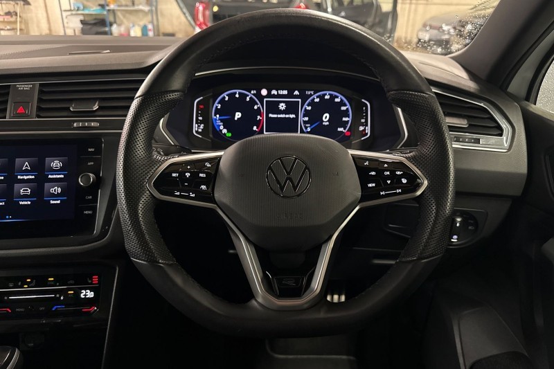 2022 (22) VOLKSWAGEN TIGUAN 2.0 TSI 4Motion Elegance 5dr DSG 5049204