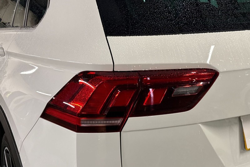 2022 (22) VOLKSWAGEN TIGUAN 2.0 TSI 4Motion Elegance 5dr DSG 5049222