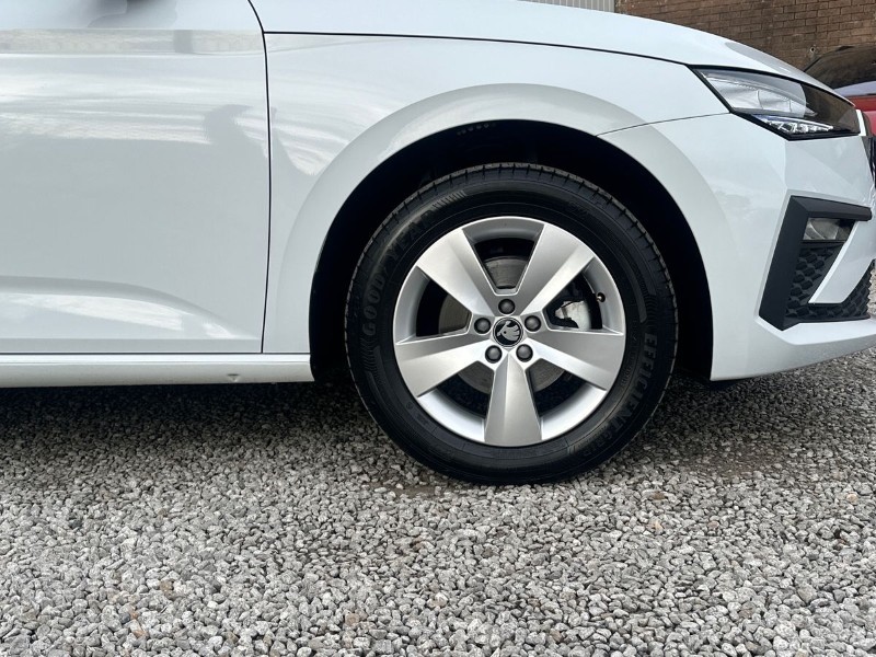 2025 (25) SKODA SCALA 1.0 TSI 116 SE Edition 5dr 5079060