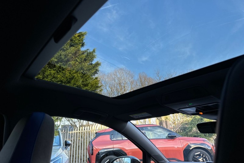 2025 (25) VOLKSWAGEN GOLF 2.0 TSI 333 R Black Edition 4Motion 5dr DSG 5076386