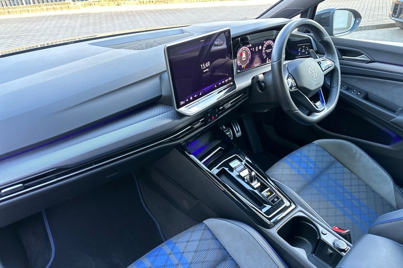 2025 (25) VOLKSWAGEN GOLF 2.0 TSI 333 R Black Edition 4Motion 5dr DSG 5076409