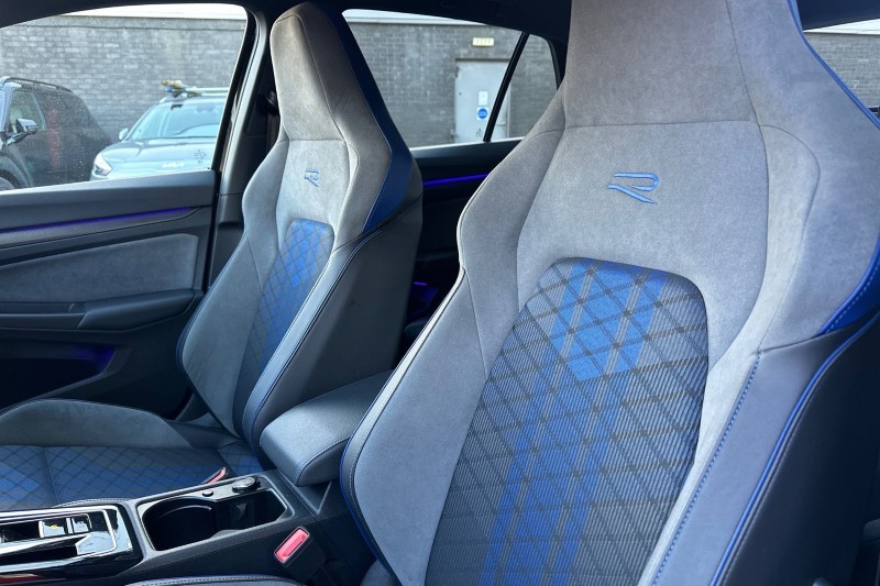 2025 (25) VOLKSWAGEN GOLF 2.0 TSI 333 R Black Edition 4Motion 5dr DSG 5076408