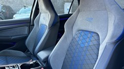 2025 (25) VOLKSWAGEN GOLF 2.0 TSI 333 R Black Edition 4Motion 5dr DSG 5076408