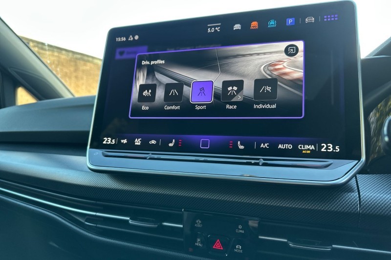 2025 (25) VOLKSWAGEN GOLF 2.0 TSI 333 R Black Edition 4Motion 5dr DSG 5076404